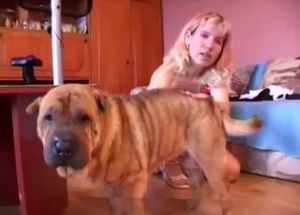 MILF is having amazing sexual fun of a horny little dog